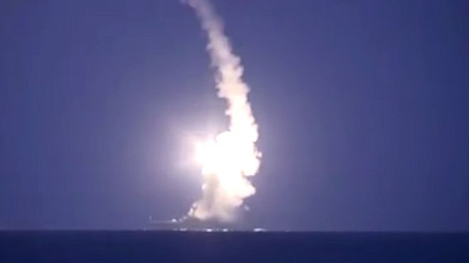 Запуск крылатых ракет с военных кораблей РФ в Каспии.